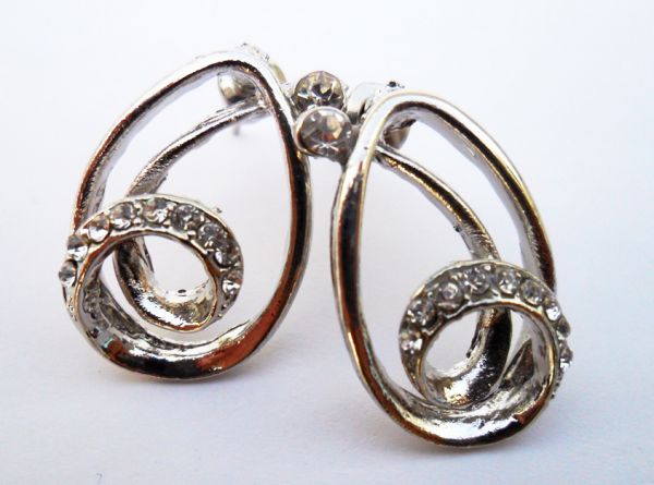 Brinco Arabesco com Strass - Cód.: B0013